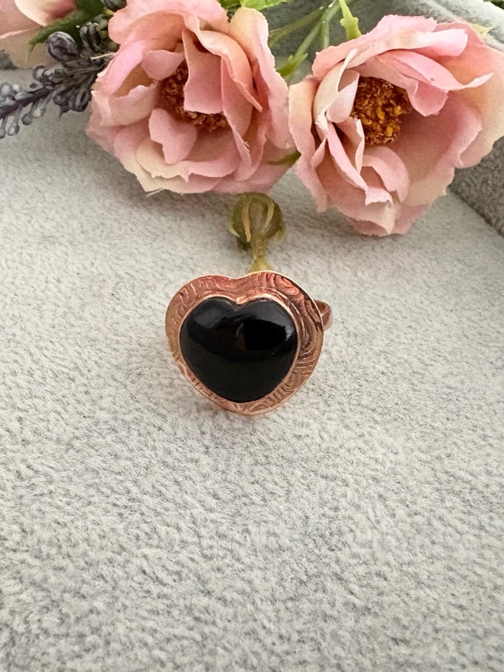 Heart-Shaped Onyx Copper Ring size 7 NWT - Picture 3 of 6